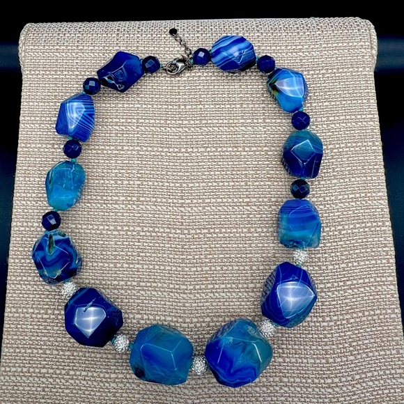 VINTAGE BLUE BANDED MARBLED AGATE FACETED BEAD Necklace. SILVER Findings. OOAK - Picture 1 of 7